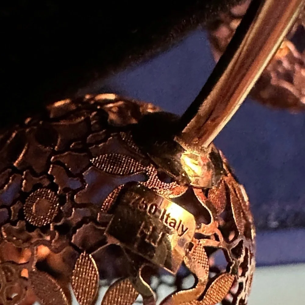 N/A elegant gold